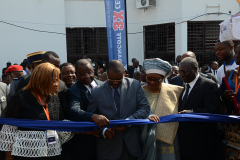 Coupure du ruban par Son Excellence DODO NDOKE Gabriel Ministre des Mines, de l'Industrie et du Développement Technologique du Cameroun